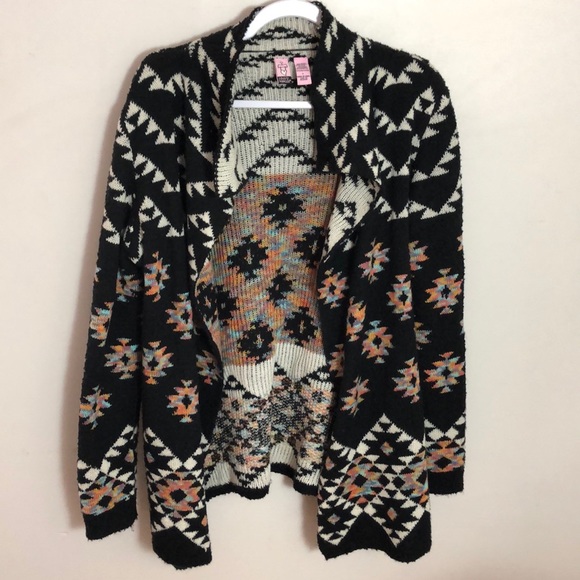 Aztec Sweater - Picture 2 of 3
